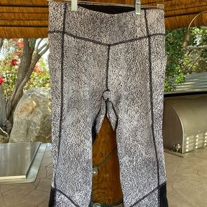 Lululemon pace rival size 8, MAKE AN OFFER